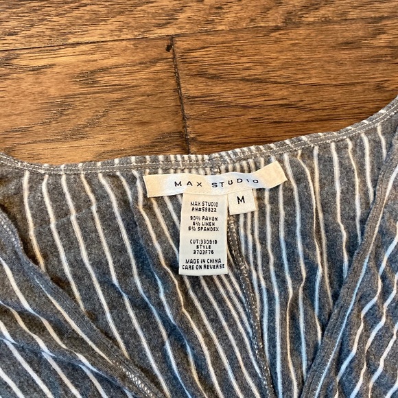 Medium Gray & White Vertical Stripe T-Shirt - Picture 3 of 3